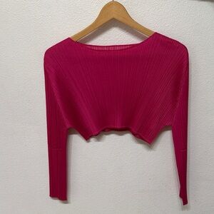 Issue Miyake Pleats Please top